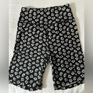 American Eagle printed bike shorts